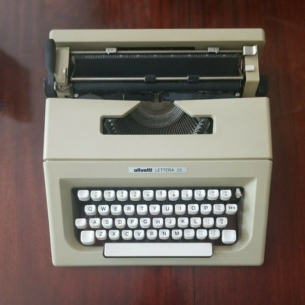 Olivetti Lettera 25 Typewriter Vintage