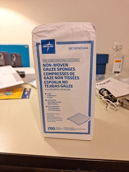 Medline Non-Sterile Non-Woven Gauze Sponges 4" Square 200 Count REF NON25444